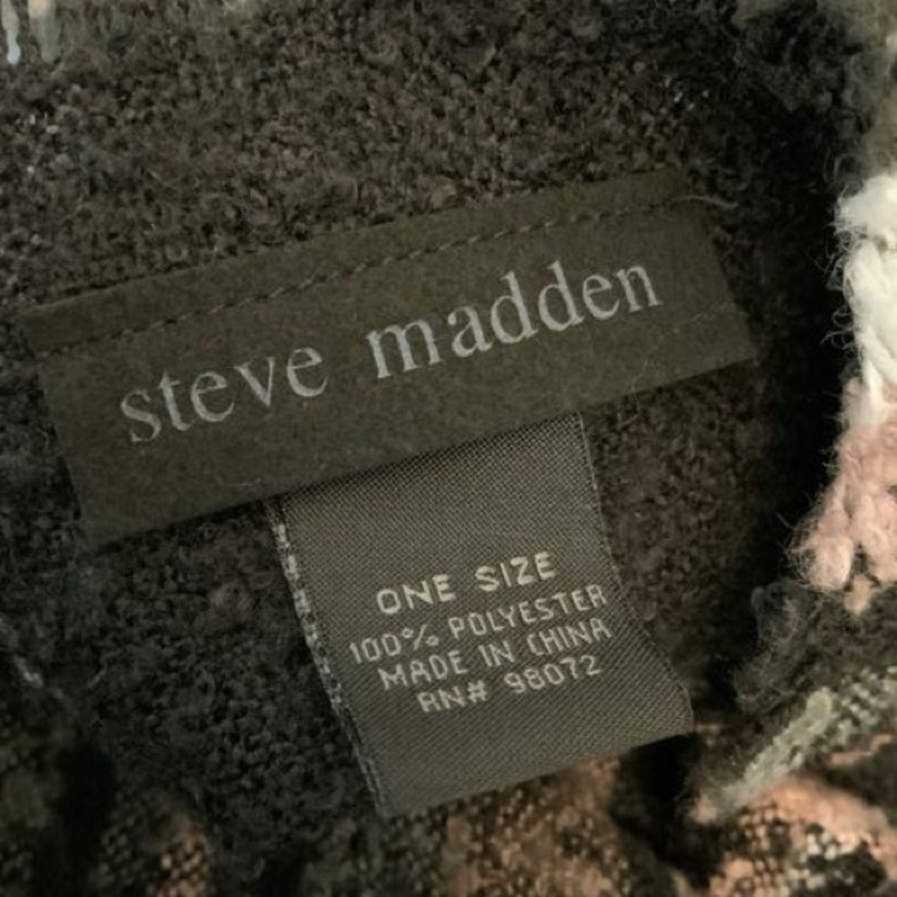 Steve Madden Soft Black Grey Pink Wrap Scarf 77x22 Good Condition - Picture 3 of 4